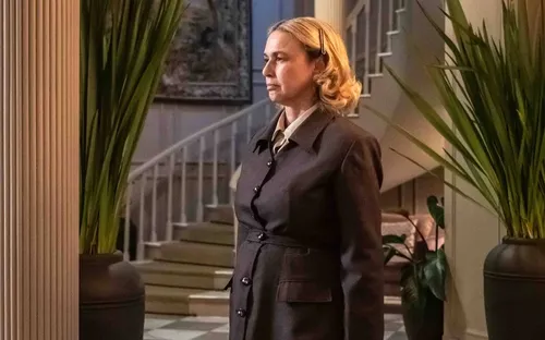 
					Três Graças: Arminda comete atrocidade contra Joélly e Gerluce ameaça
				
				