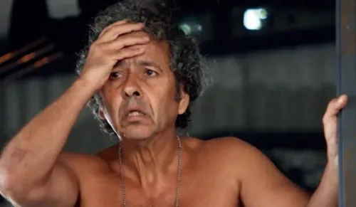 
					'Três Graças': Ferette berra ao flagrar 'escapada' de Arminda
				
				