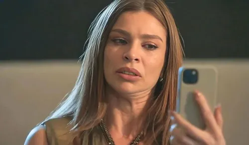 
					Três Graças: Viviane Araujo e Belo protagonizam beijo emocionante
				
				