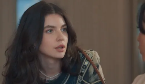 
					Três Graças: segredo de Lorena vem à tona e Rogério se desespera
				
				