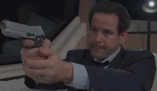 
					'Três Graças': Lena comete erro e Joélly surta ao ouvir filha
				
				