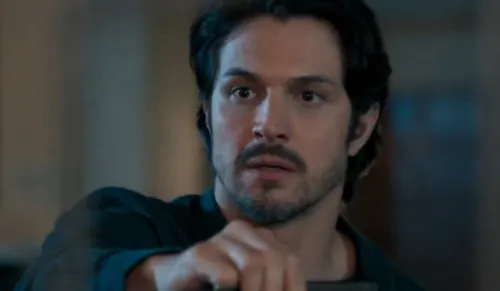 
					'Três Graças': Ferette surta com ameaça e manda matar Paulinho
				
				