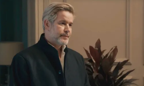 
					'Três Graças': Zenilda sela aliança para destruir império de Ferette
				
				