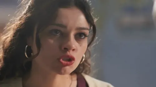 
					'Três Graças': Samira usa cartada para não morrer e choca Arminda
				
				