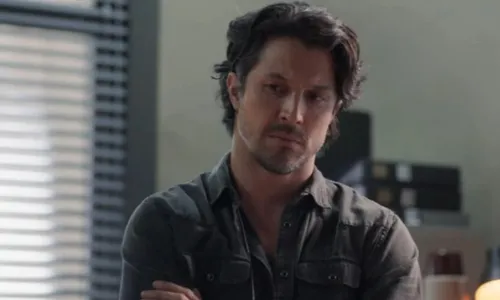 
					'Três Graças': Raul revela segredo chocante que destrói as duas mães
				
				