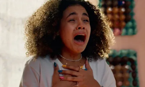 
					'Três Graças': Raul se desespera ao descobrir parte do passado
				
				