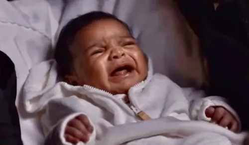 
					Três Graças: Lena enfrenta castigo cruel após comprar bebê de Joélly
				
				