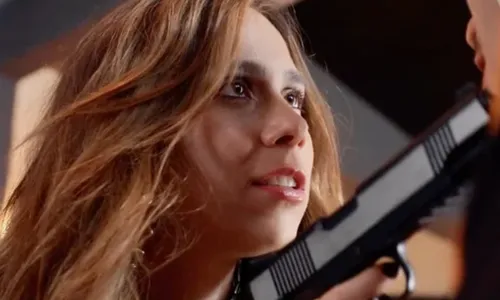 
					Três Graças: Josefa encontra corpo enterrado e tem crise de pânico
				
				