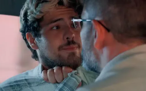 
					Três Graças: Raul cria mentira chocante sobre o paradeiro de Joélly
				
				