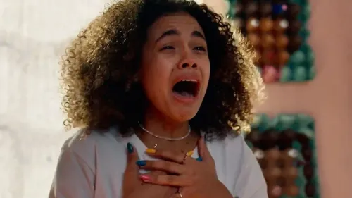 
					Três Graças: Samira surpreende com novo plano e personagem surta
				
				