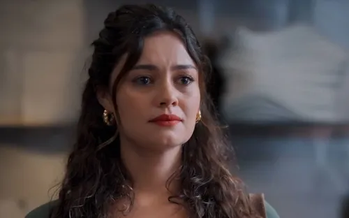 
					Três Graças: personagem inesperado mata Lucélia; saiba quem
				
				