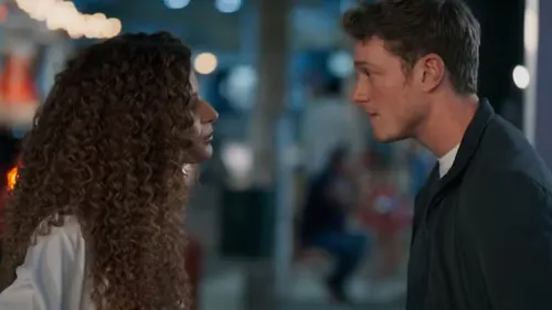 
					'Três Graças': Leonardo humilha Ferette com cuspe e xingamento
				
				