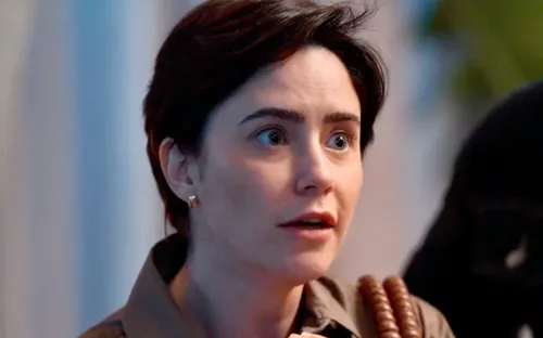 
					'Três Graças': Raul invade Fundação e expõe crime de Samira
				
				