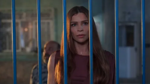 
					'Três Graças': Zenilda se une a Lorena para dar invertida em Ferette
				
				