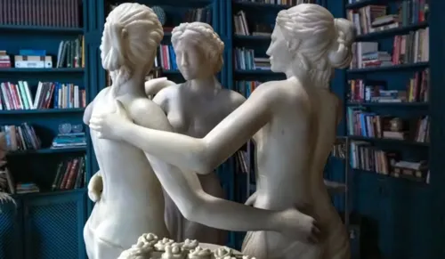 
					Três Graças: Rogério segredo suspeito deixa Zenilda desconfiada
				
				