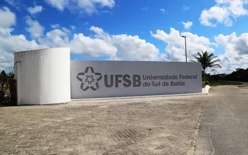 
					UFSB abre seleção para professores substitutos em três campi
				
				