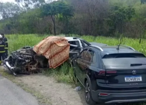 
					Uma pessoa morre e três ficam feridas após batida entre veículos na BA
				
				