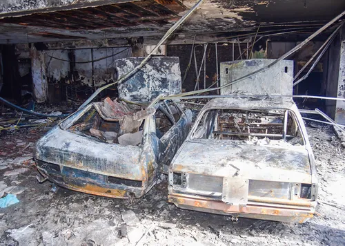 
					Veja como ficou a casa dos pais de MC Gui após incêndio
				
				