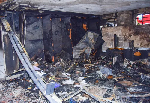 
					Veja como ficou a casa dos pais de MC Gui após incêndio
				
				