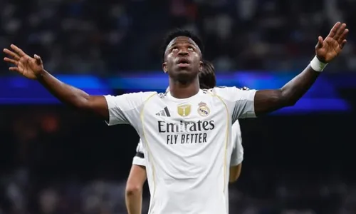 
					Vini Jr reage a polêmica de ingressos para modelos em Copa do Mundo
				
				