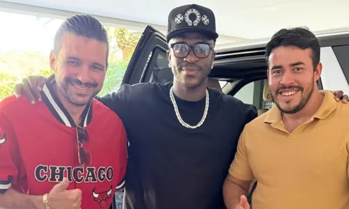 
					Vini Jr monta esquema no sigilo e passa por cirurgia facial; entenda
				
				