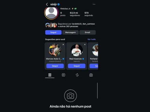 
					Vini Jr promove 'apagão' em redes após férias com Virginia e agita web
				
				