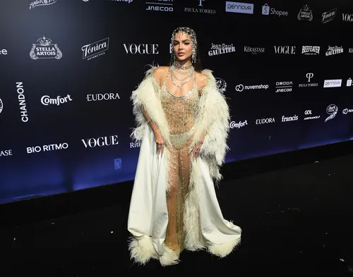 
					Virginia deixa Baile da Vogue mais cedo após perrengue; veja looks
				
				