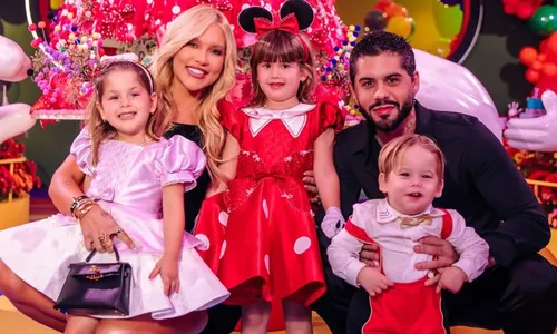 
					Zé Felipe abre coração e relembra término com Ana Castela e Virginia
				
				