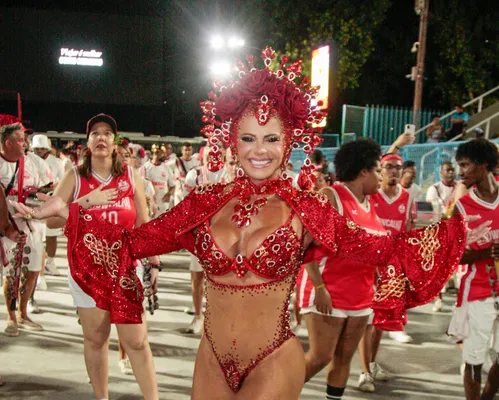 
					Viviane Araújo se arrependeu de 'A Fazenda'? Atriz abre o jogo
				
				