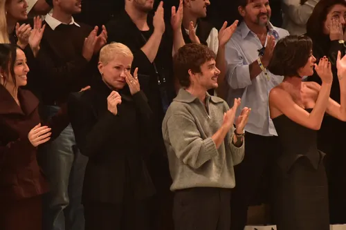 
					Xuxa e Bruna Marquezine choram em desfile de Sasha Meneghel; FOTOS
				
				