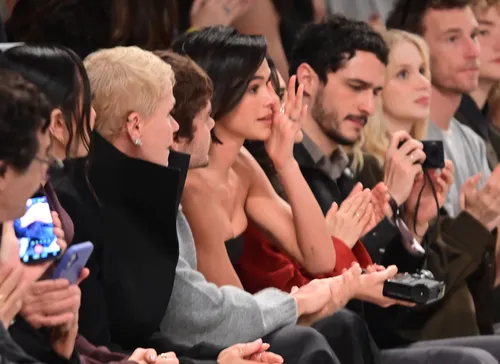 
					Xuxa e Bruna Marquezine choram em desfile de Sasha Meneghel; FOTOS
				
				