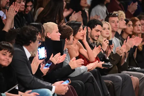 
					Xuxa e Bruna Marquezine choram em desfile de Sasha Meneghel; FOTOS
				
				