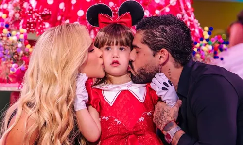 
					Zé Felipe canta para Virginia em festa: 'Volta pelo amor de Deus'
				
				