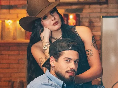 
					Zé Felipe abre coração e relembra término com Ana Castela e Virginia
				
				