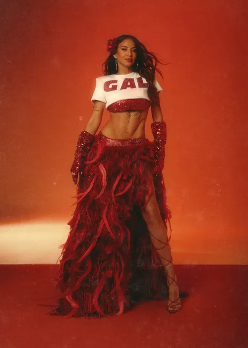 
					Alinne Rosa faz homenagem à Gal Costa em primeiro show no carnaval
				
				