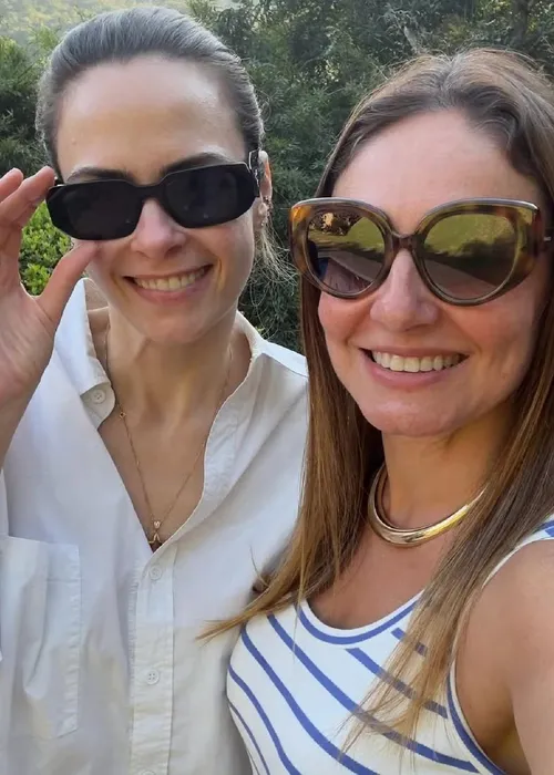 
					Amiga de infância expõe Ana Paula Renault e resposta dela surpreende
				
				