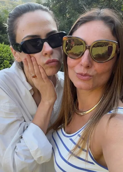 
					Amiga de infância expõe Ana Paula Renault e resposta dela surpreende
				
				