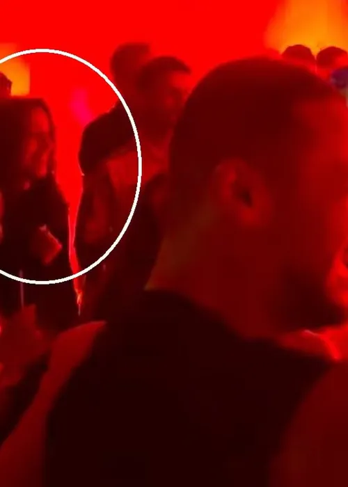 
					Anitta e Alice Carvalho são flagradas em clima íntimo em festa; FOTOS
				
				