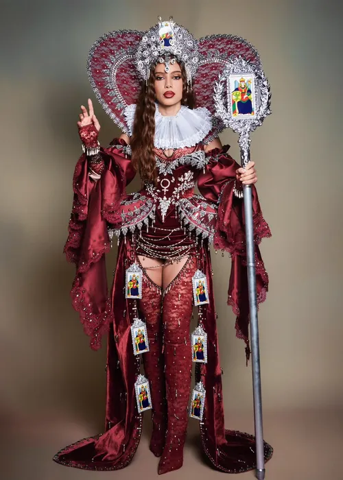 
					Anitta pode virar Rainha de Bateria e ameaça esposa de bicheiro
				
				
