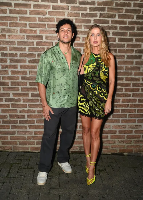 
					Anitta reúne vários famosos para comemorar aniversário; FOTOS
				
				