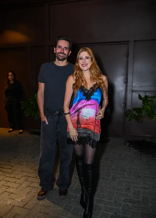 
					Anitta reúne vários famosos para comemorar aniversário; FOTOS
				
				