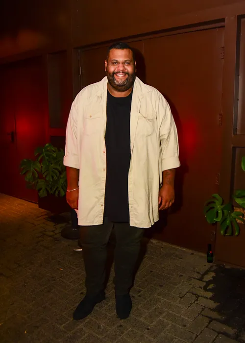 
					Anitta reúne vários famosos para comemorar aniversário; FOTOS
				
				