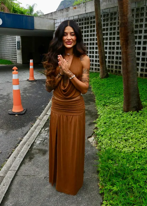 
					BBB 26: Aline Campos é recebida por fãs em 1ª aparição após eliminação
				
				