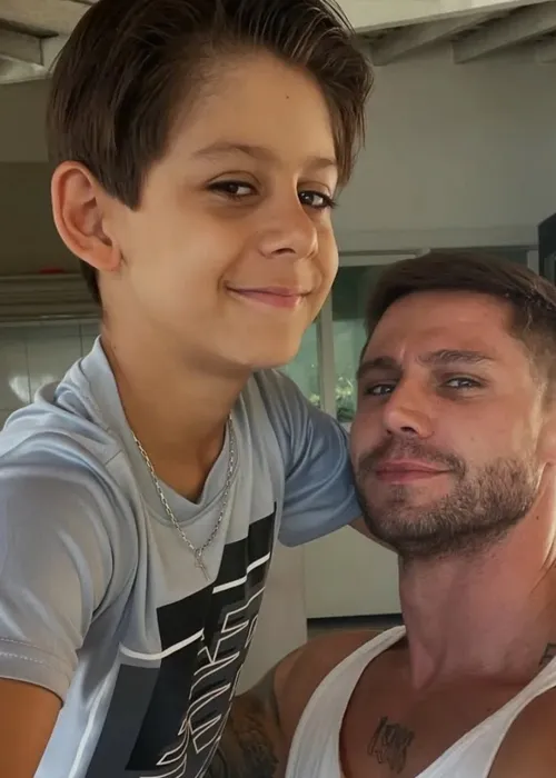 
					BBB 26: Jonas tem filho? Presente do Anjo surpreende web; conheça
				
				