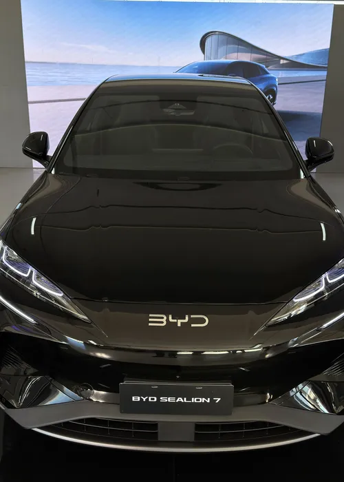 
					BYD Sealion 7 chega ao Brasil: SUV cupê une estilo e força elétrica
				
				
