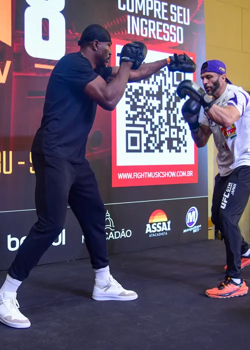 
					Bambam manda recado para Davi Brito antes de luta: 'Vai cair apagado'
				
				