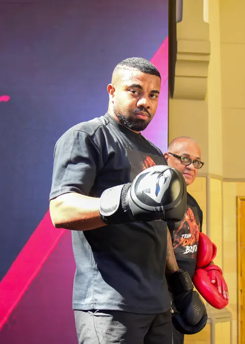 
					Bambam manda recado para Davi Brito antes de luta: 'Vai cair apagado'
				
				