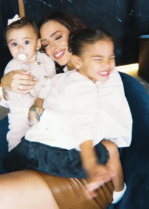 
					Bruna Biancardi dá pistas e web diz que ela espera 3º filho de Neymar
				
				