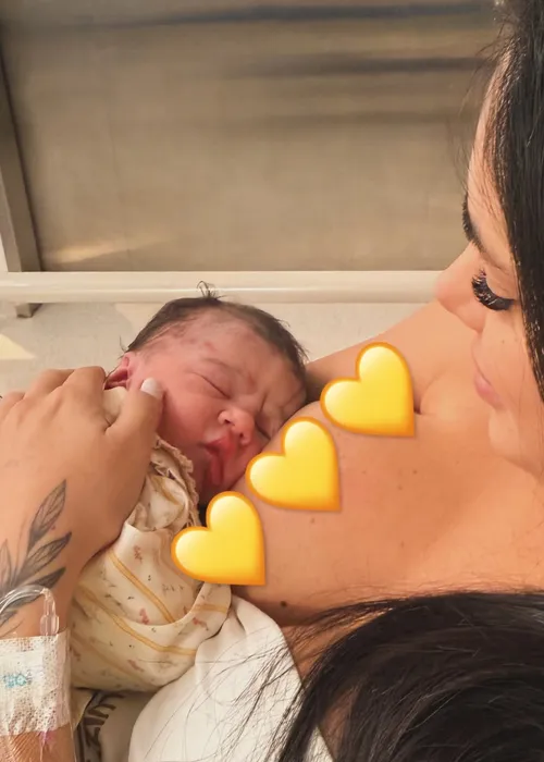 
					Bruna Biancardi exibe fotos inéditas do parto em aniversário da filha
				
				