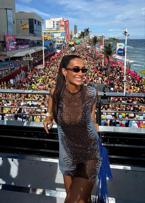 
					Bruna Marquezine, Shawn Mendes e mais curtem trio de Ivete Sangalo
				
				